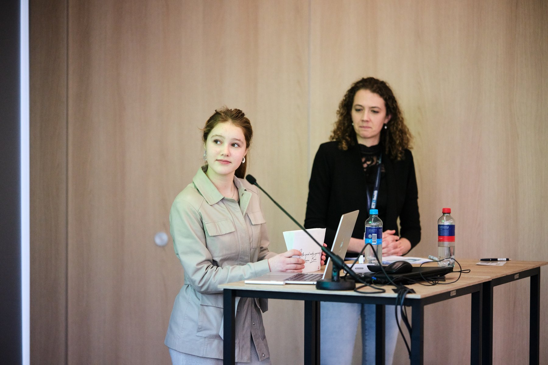 Laurine Beele presenting at ICT&health World Conference